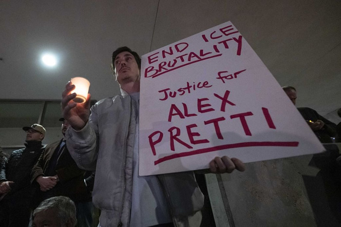 Political commentators discuss questions about ICU nurse Alex Pretti’s death and hostility