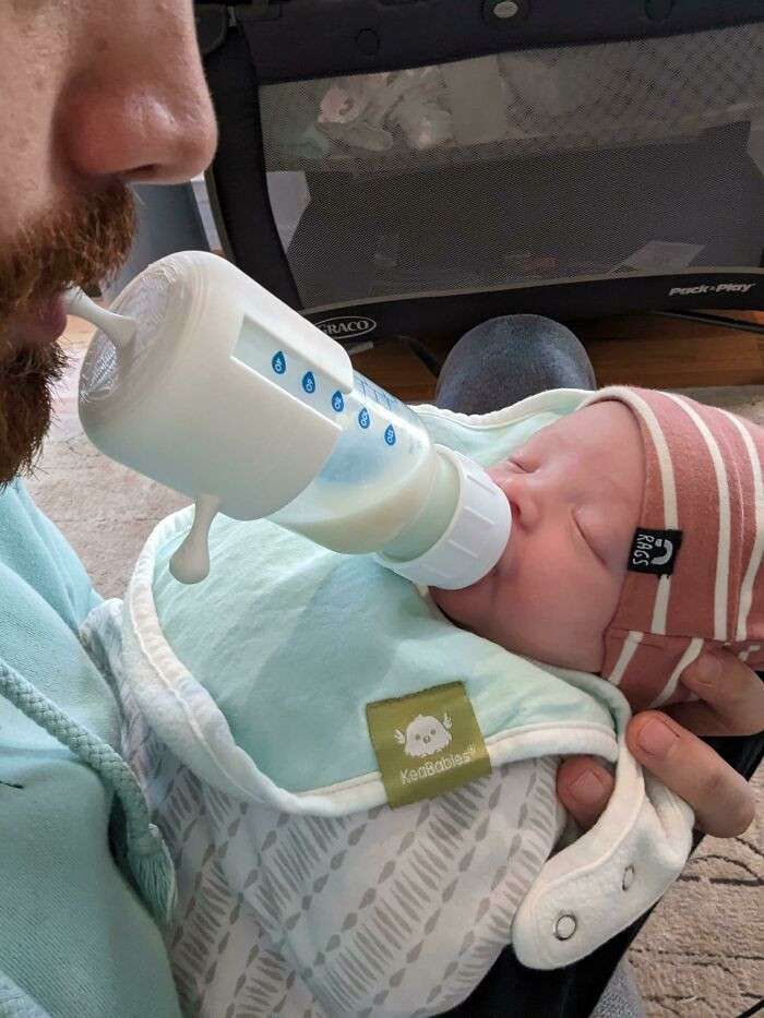 "I Got Sick Of Wasting A Whole Hand On Holding My Daughter's Bottle"