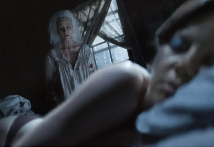 In most, if not all, of her roles, she seems to have a very strong Texan accent, but it turns out that's not her real voice.