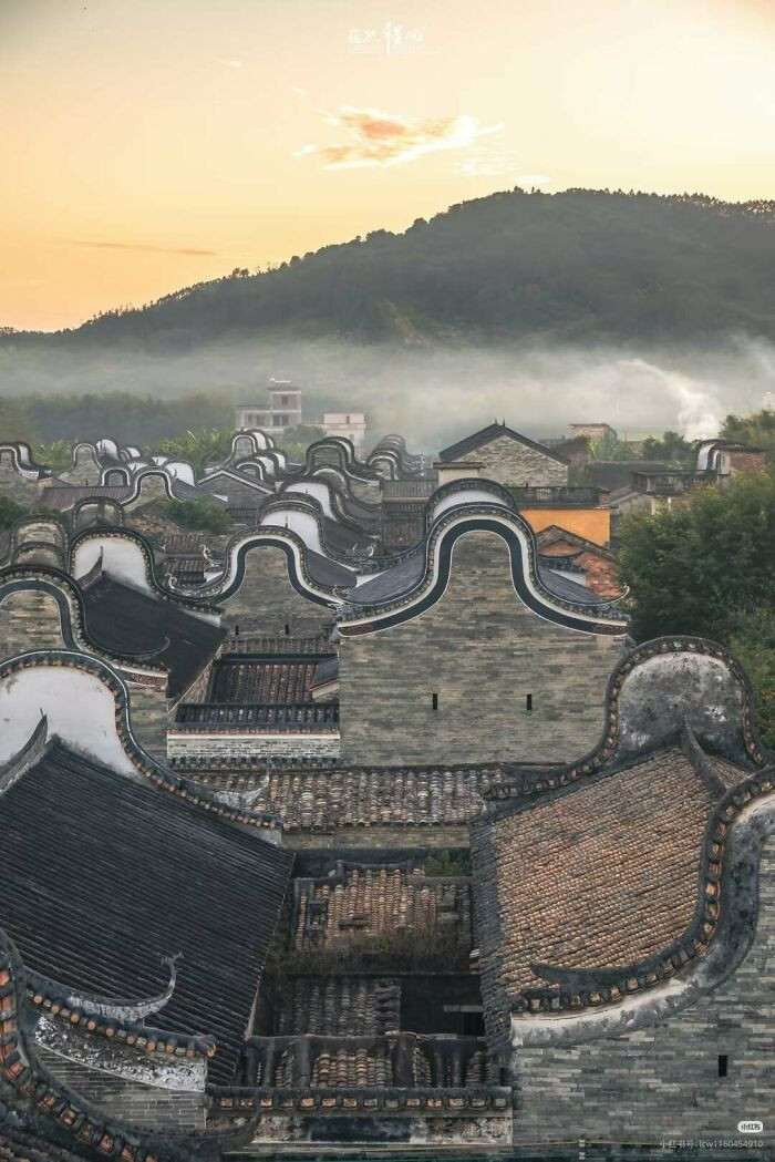 "Chinese Wok-Ear Houses"
