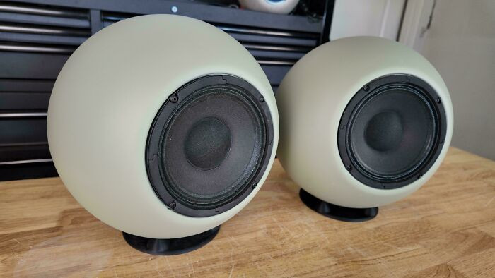 "I 3D Printed Molds To Cast These Concrete Speakers"