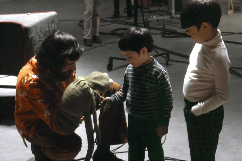 18. Hi, nice to meet you