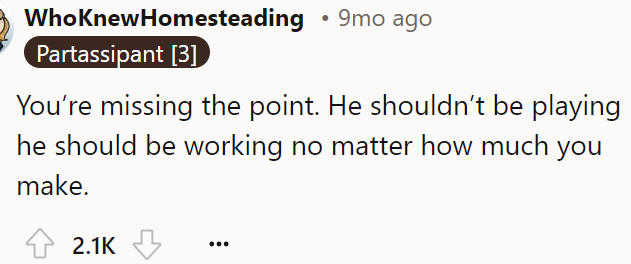 A Redditor pointed out that the boyfriend shouldn't be playing but working