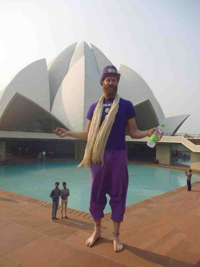 39. Already tall (7ft or more) friend accidentally takes optical illusion photo