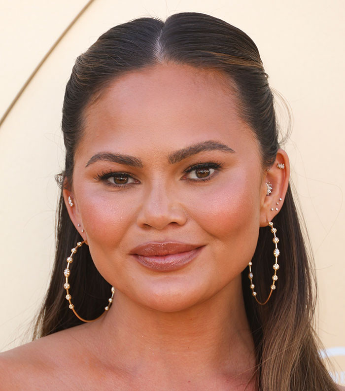 12th Place - Chrissy Teigen (23k Votes)