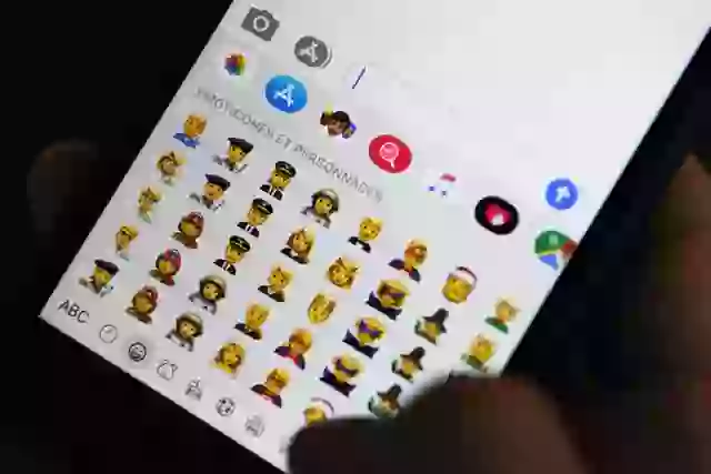 Sexting signals