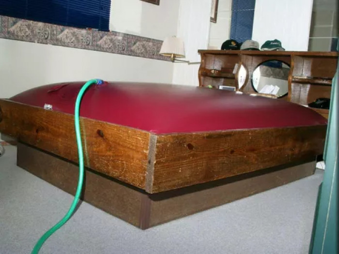 6. Waterbeds were a thing, man. It was the '80s that spoiled us.