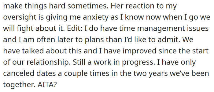 It upset his girlfriend, so the OP wonders if he was in the wrong for postponing their meeting a few hours later: