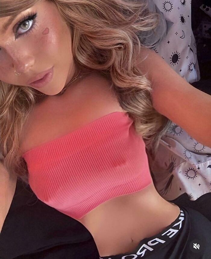 Every Picture Of Hers Is Highly Edited. This Is The Worst So Far