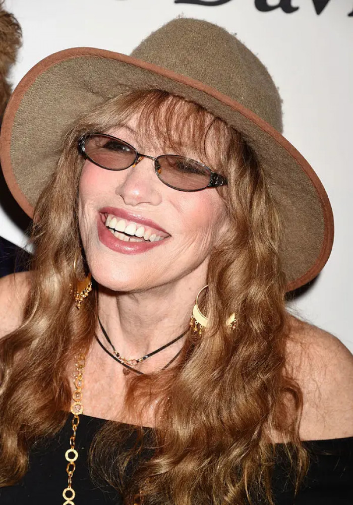 15. Carly Simon