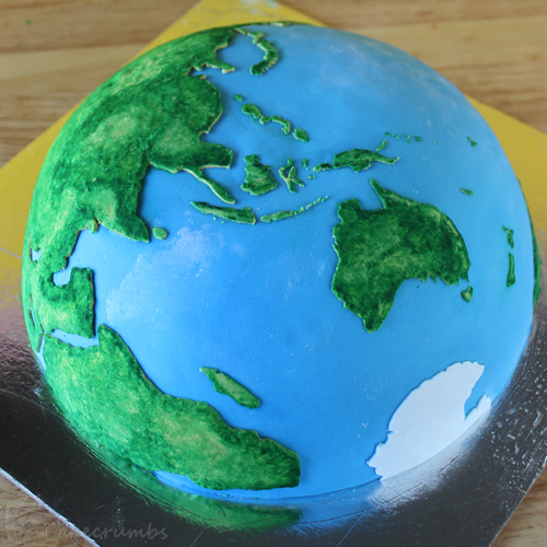 17. Earth-Inspired Cake