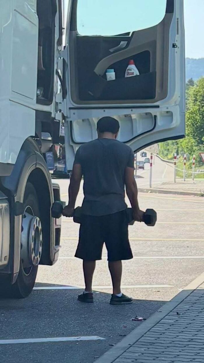 Kolega Super Body Builder. Logistics By Day, Powerlifting By Break Time