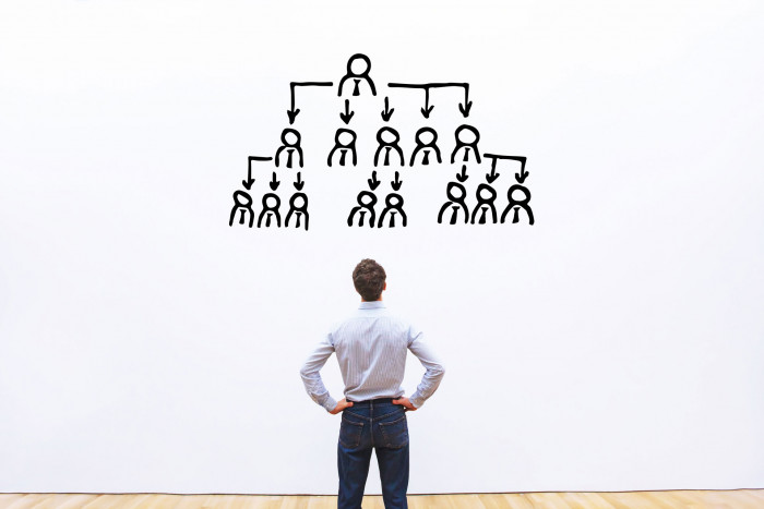 Delegar tareas: Aprenda a delegar tareas cuando sea necesario; esto le permitirá tener más tiempo para enfocarse en las tareas importantes.