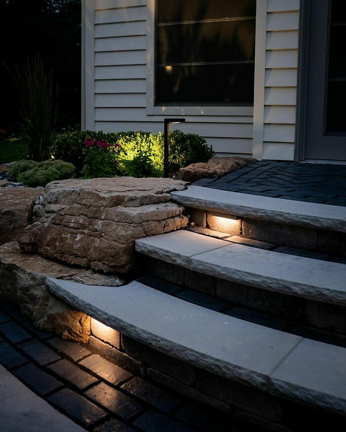 Outdoor lights to frame the steps.