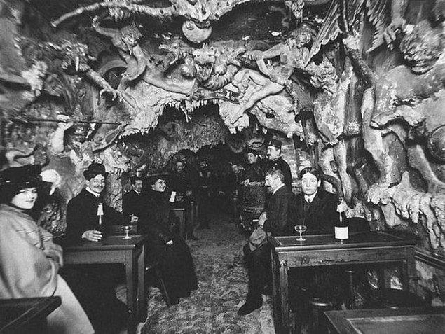 19. “Hells Cafe in Paris, 1920s.”