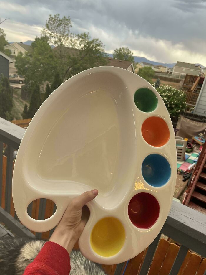 "Ceramic Chip & Dip Paint Palette Tray That I Thrifted Years Ago… She Shattered Last Year And I Miss Her Terribly 😢"