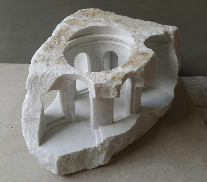 “Rotunda Iv”