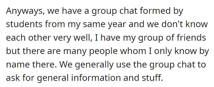 A Group Chat Connects Students from the Same Year, Mostly Acquaintances, for Sharing General Information and Inquiries.