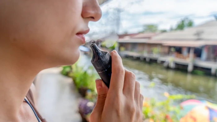 Strawberry-flavored vaping residue and clinical setting, showing troubling signs and misconception