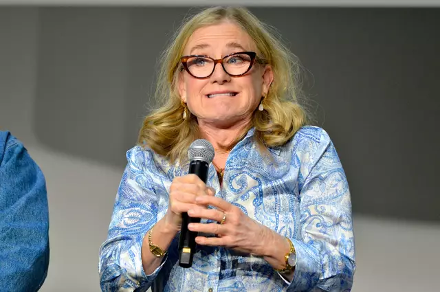 Sabrina Carpenter fans are stunned to learn that her aunt is the voice of Bart Simpson.