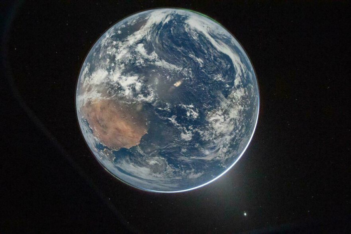 "Breaking: Artemis II Crew Captures New Photo of Earth"
