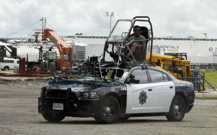 14. This is how the police car was handled in Terminator Genisys.
