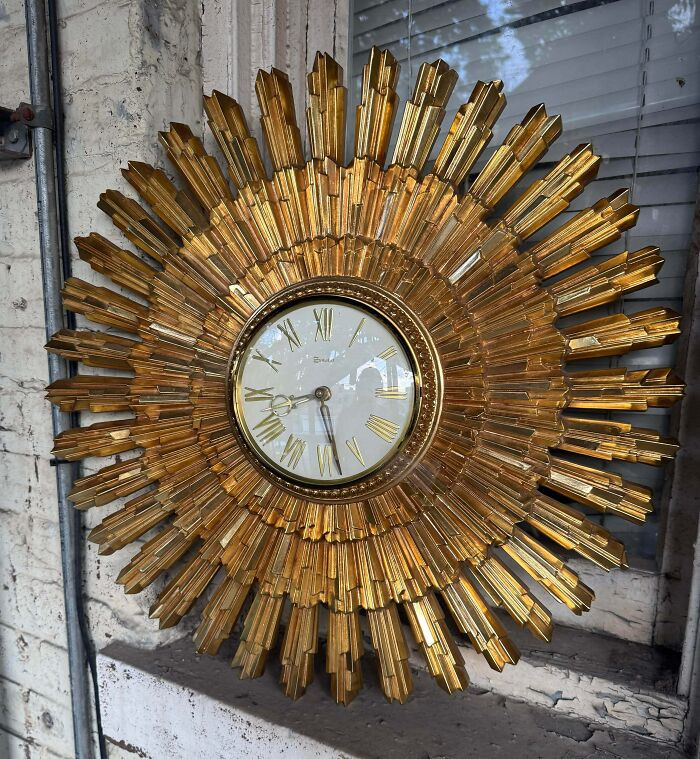 "Spotted This For $6 On The Floor At Goodwill. Syroco Sunburst Clock, Late 60s MCM Worth Hundreds Online. 🤖"