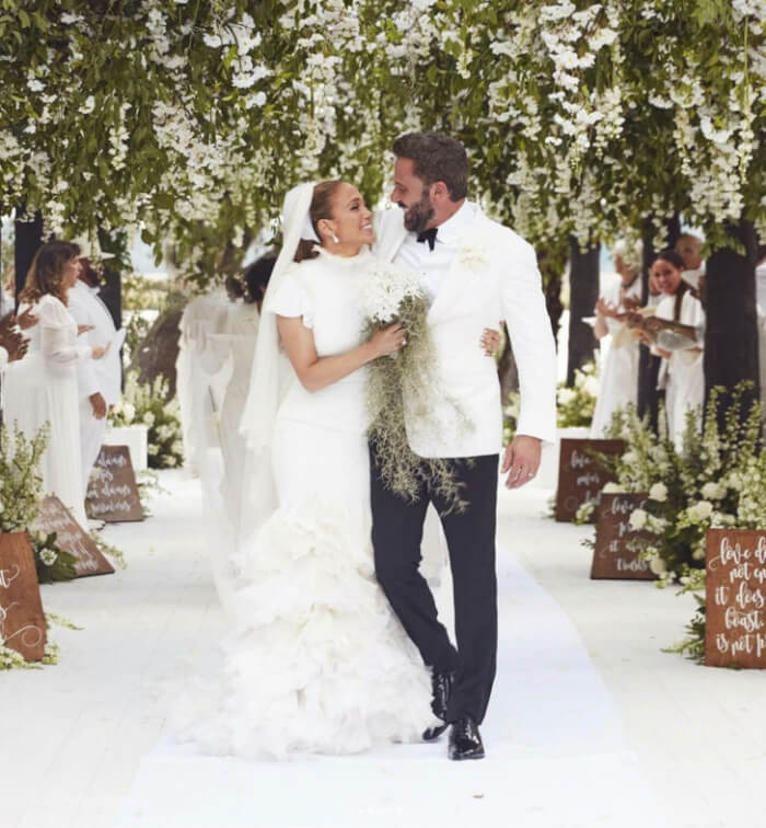 7. The outfit Jennifer Lopez wore while wedded to Ben Affleck held a special meaning for both of them