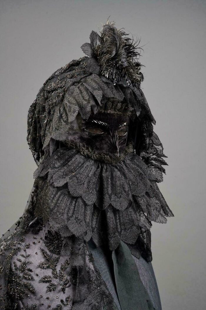 Empress Elisabeth captured in mourning, her mask and veil from 1889.