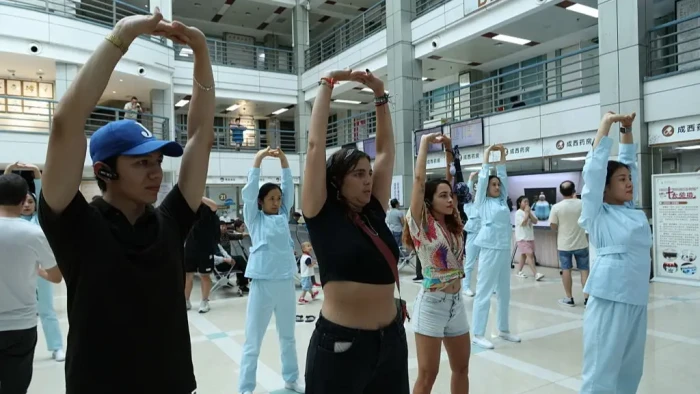 Split chart showing blood pressure changes from Baduanjin and walking interventions