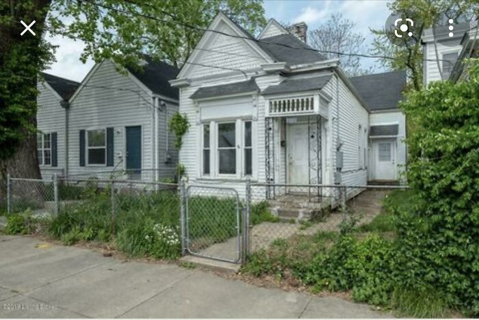 23. Booked A Beautiful 2-Bedroom Condo On Airbnb. Host Cancelled And 'Upgraded' Me To This '4-Bedroom Dream Home'