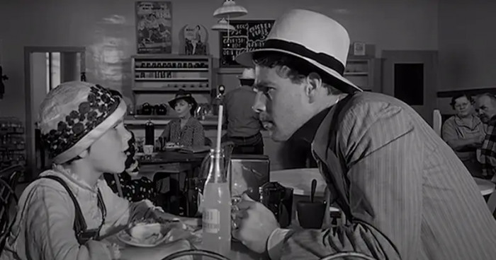 16. Ryan O'Neal and his daughter Tatum in Paper Moon