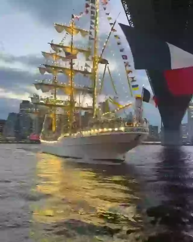 The terrifying moment was caught on camera by stunned witnesses.