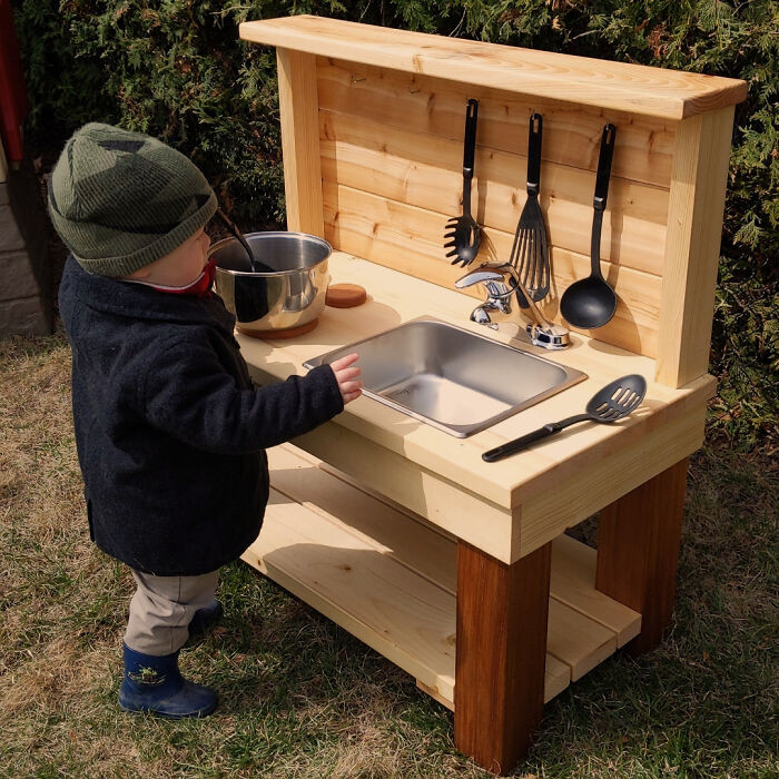 "Mud Kitchen From Scrap Wood"