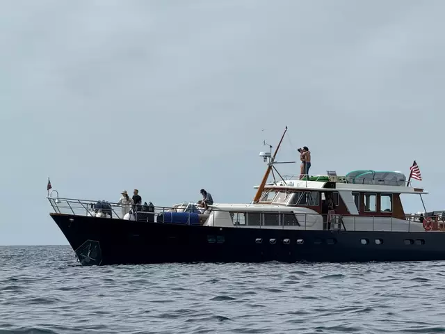 Katy Perry and Justin Trudeau Were Seen Sharing a Kiss Aboard a Yacht in California