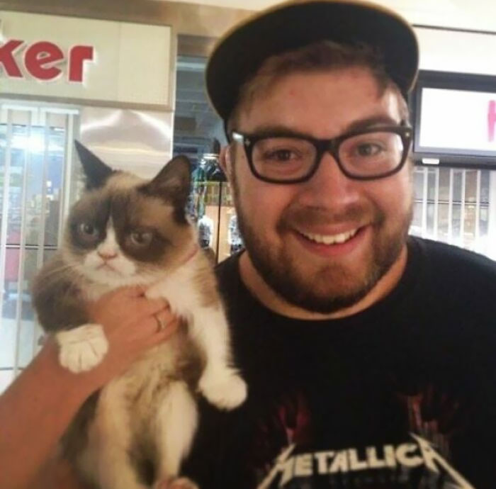 49. I Work In The Film Industry And I'm Usually Too Shy To Ask For A Picture With An Actor, But I Had To Get One With This Little Guy