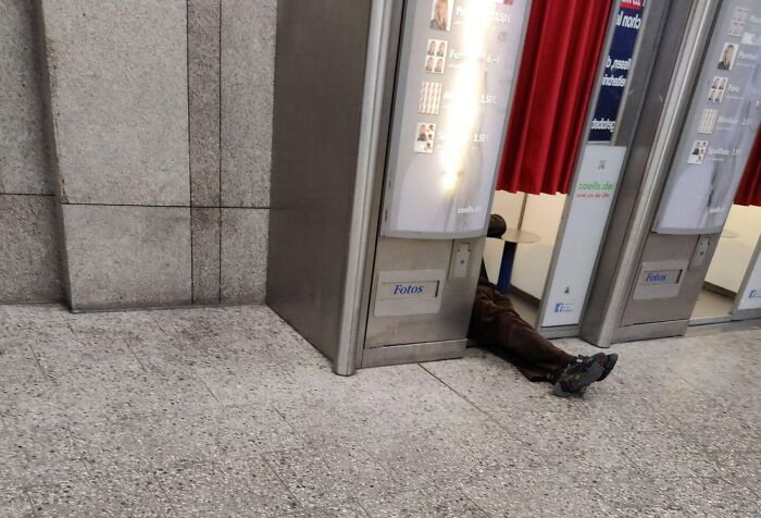 "Is This How You Are Supposed To Use A Photo Box On The Subway Station?"