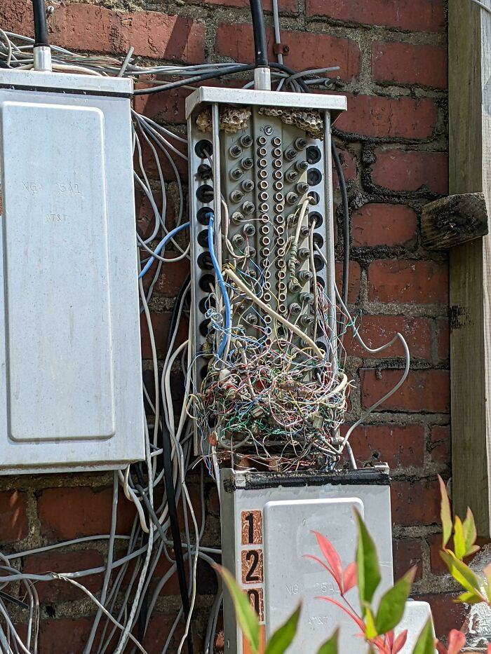 23. No Expert, But This Doesn't Look Safe