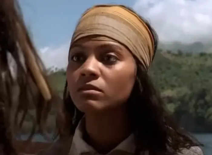 1. Zoe Saldaña in Pirates of the Carribean: The Curse of The Black Pearl