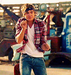 While having fond memories of the 'High School Musical' films, Efron is embarrassed by his dancing