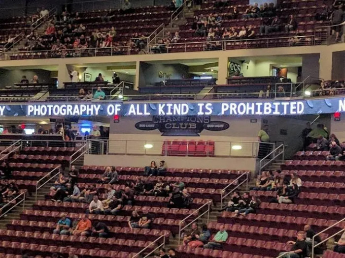 7. This photographer clearly doesn't listen to instructions