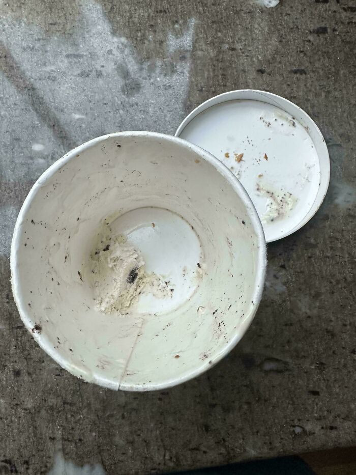 "Went To Get Some Ice Cream And My Boyfriend Left Me This. In Case I 'Needed A Pick Me Up But Didn’t Want A Bunch Of Ice Cream.'"