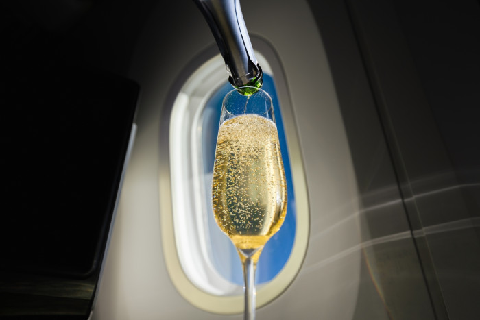 Cabin air with low oxygen and alcohol, showing intensified intoxication effects