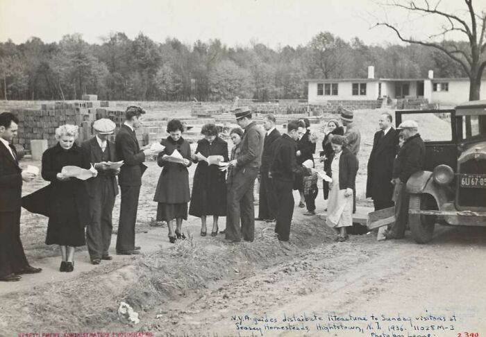 N.Y.A. Guides Distribute Literature To Sunday Visitors At Jersey Homesteads, Hightstown, New Jersey, 1936