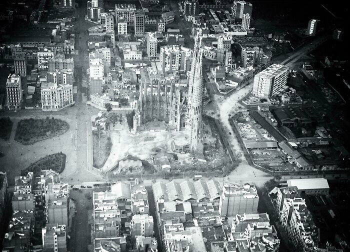 Aerial Photo Of The Sagrada Familia (Barcelona, 1930) In Construction