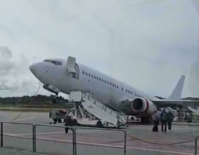 "GetJet 737-800 That Tipped Over Yesterday At Haugesund Airport, Norway, Due To A Weight Distribution Issue"