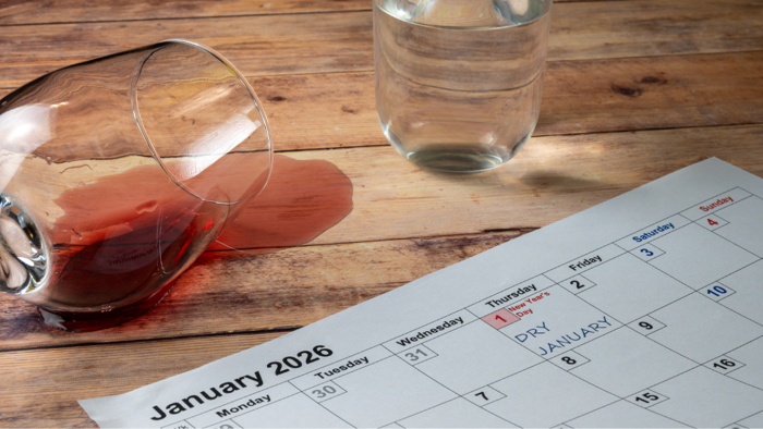 Couple at home with alcohol-free drinks, highlighting improved sexual function