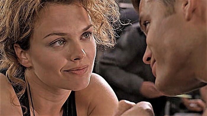 ”Dina Meyer As Dizzy Flores In Starship Troopers 1997”