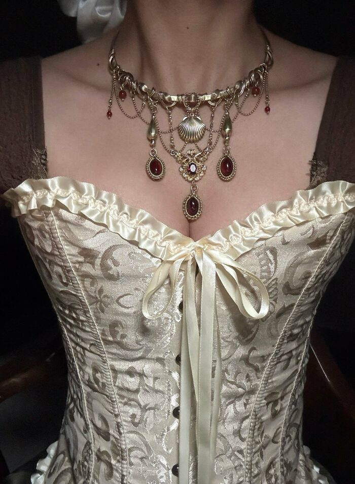 "I Crafted This Choker Using Garnet And Zircons. What Do You Think?"