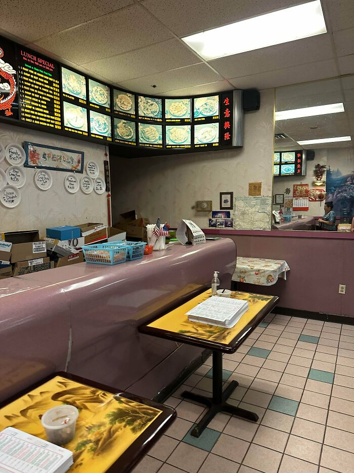 ”The Chinese Food Place In My Hometown Hasn’t Changed Since The 90’s”